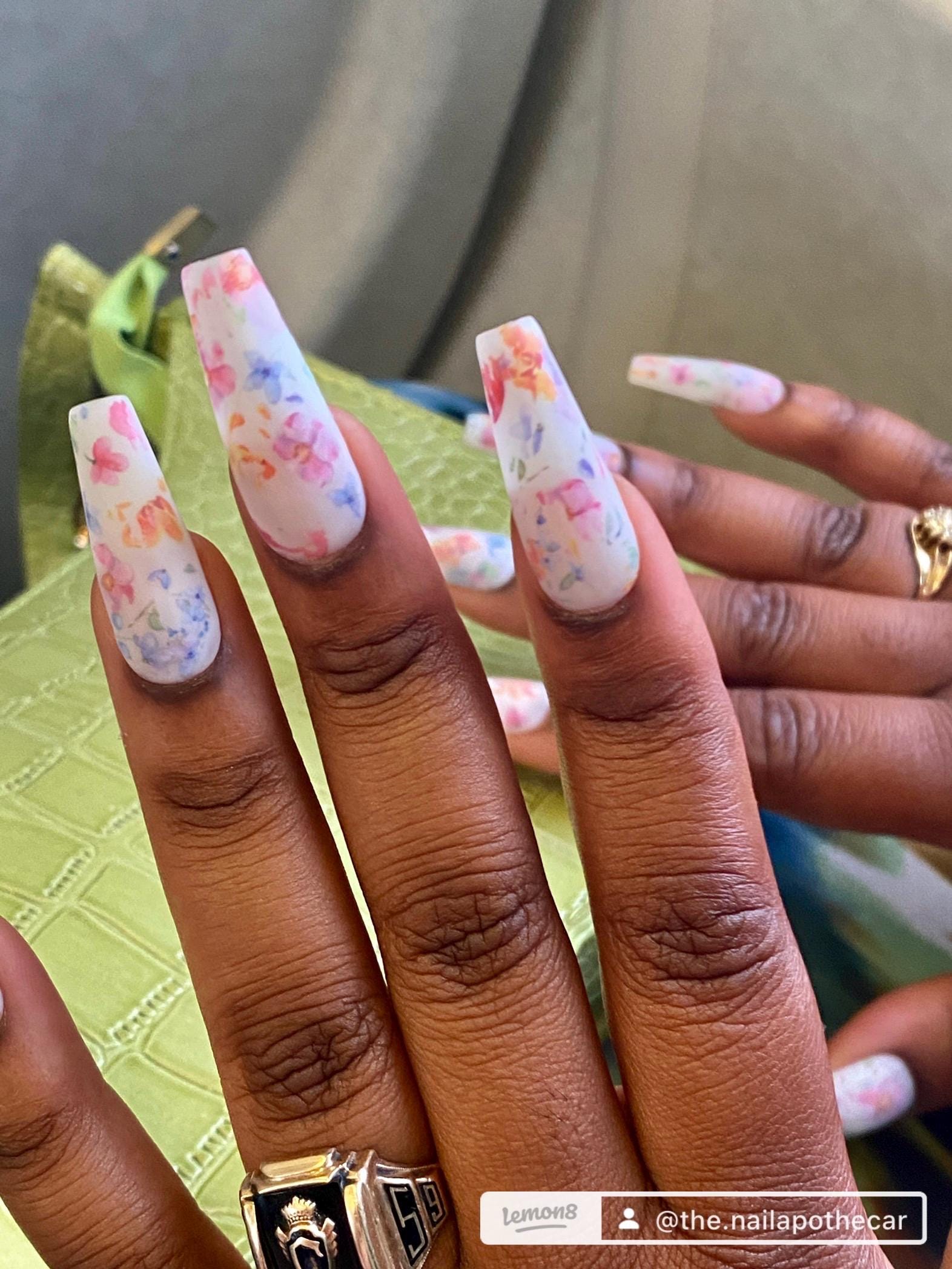 Custom Press-On Nails | Minimalistic Style | Nails by The Nail Apothecary | Classic Design Tier | Nail Art Level #1